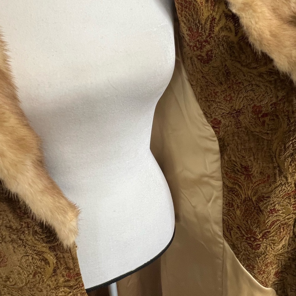 Vintage Tapestry Coat With Fur Trim - Picture 9 of 10